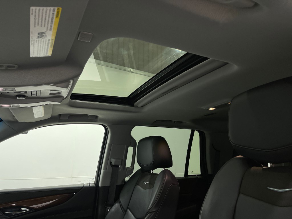 2018 Cadillac Escalade Image 12