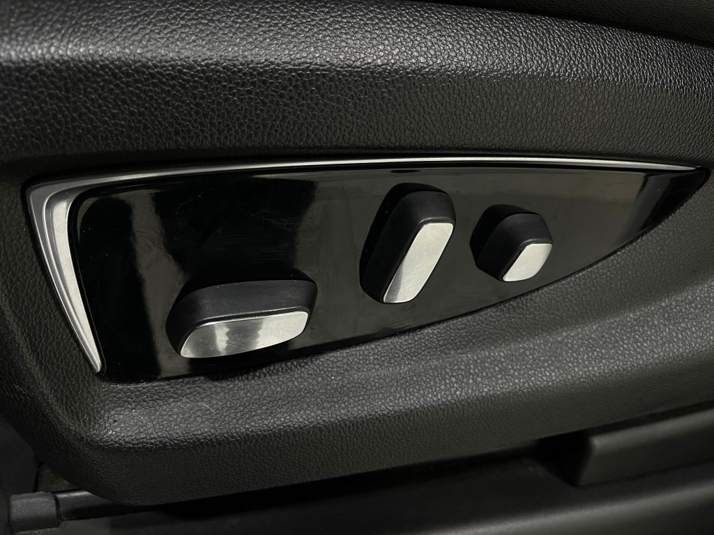 2018 Cadillac Escalade Image 24