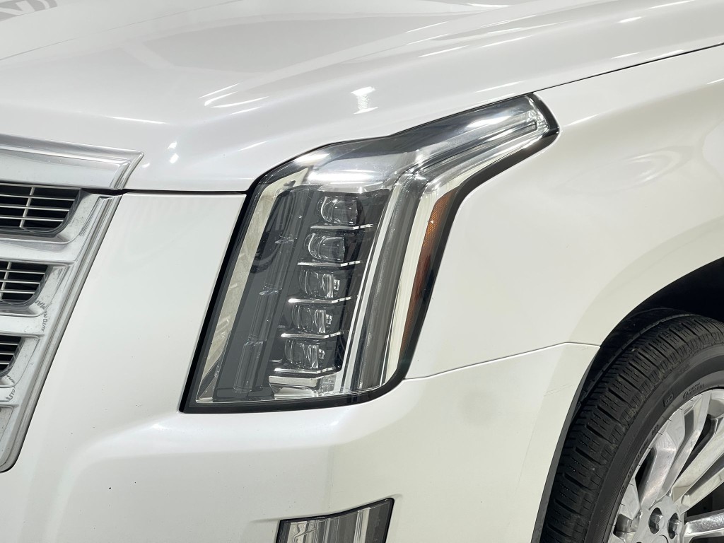 2018 Cadillac Escalade Image 37
