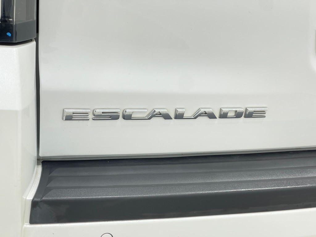 2018 Cadillac Escalade Image 43