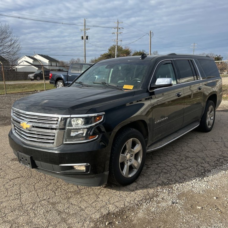 2018 Chevrolet Suburban Image 2