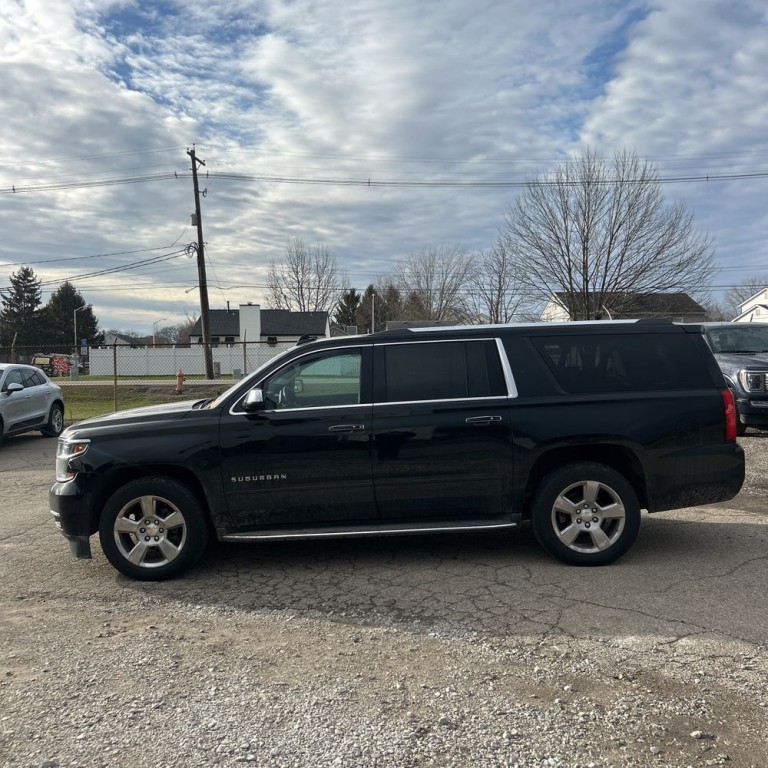 2018 Chevrolet Suburban Image 4