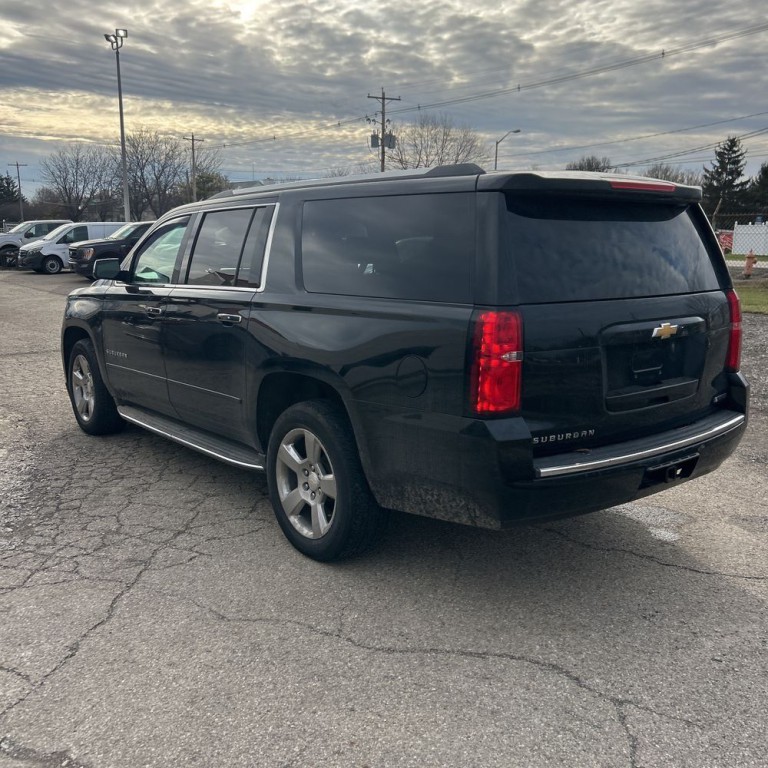 2018 Chevrolet Suburban Image 6