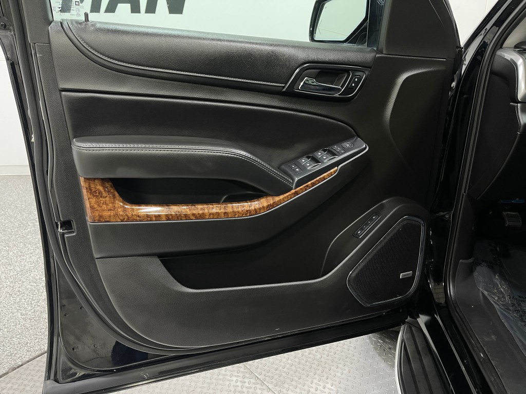 2018 Chevrolet Suburban Image 15