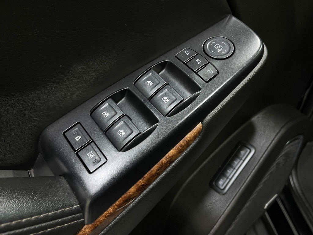 2018 Chevrolet Suburban Image 16