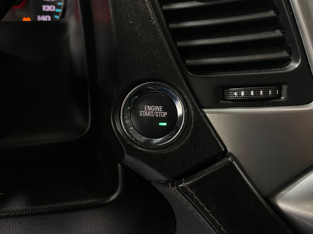 2018 Chevrolet Suburban Image 22