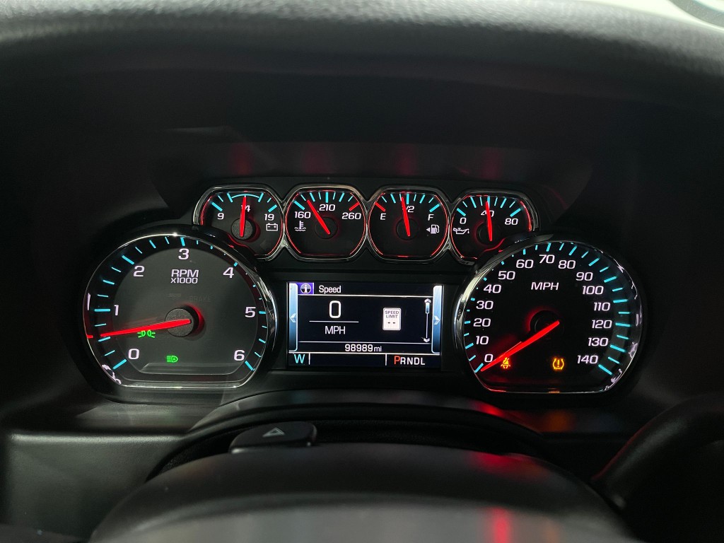 2018 Chevrolet Suburban Image 24