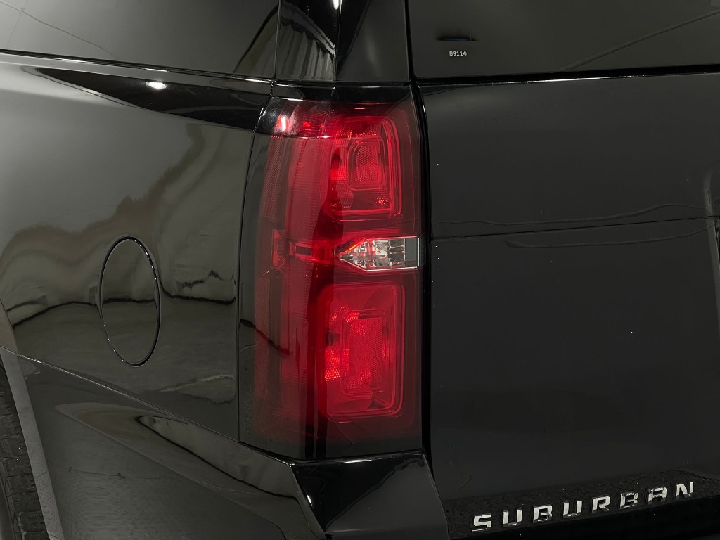 2018 Chevrolet Suburban Image 37