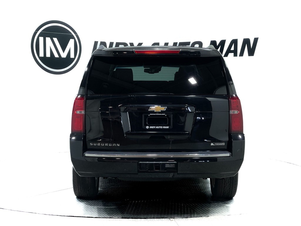 2018 Chevrolet Suburban Image 4
