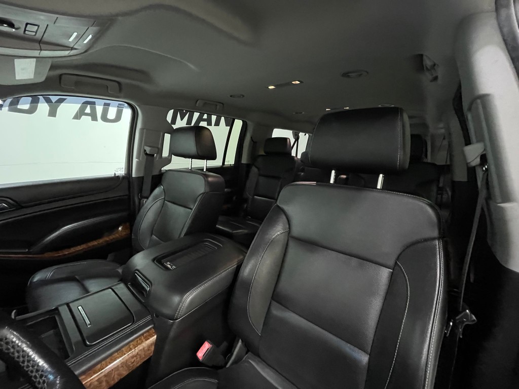 2018 Chevrolet Suburban Image 12