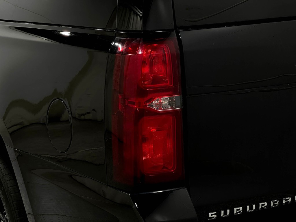 2018 Chevrolet Suburban Image 35