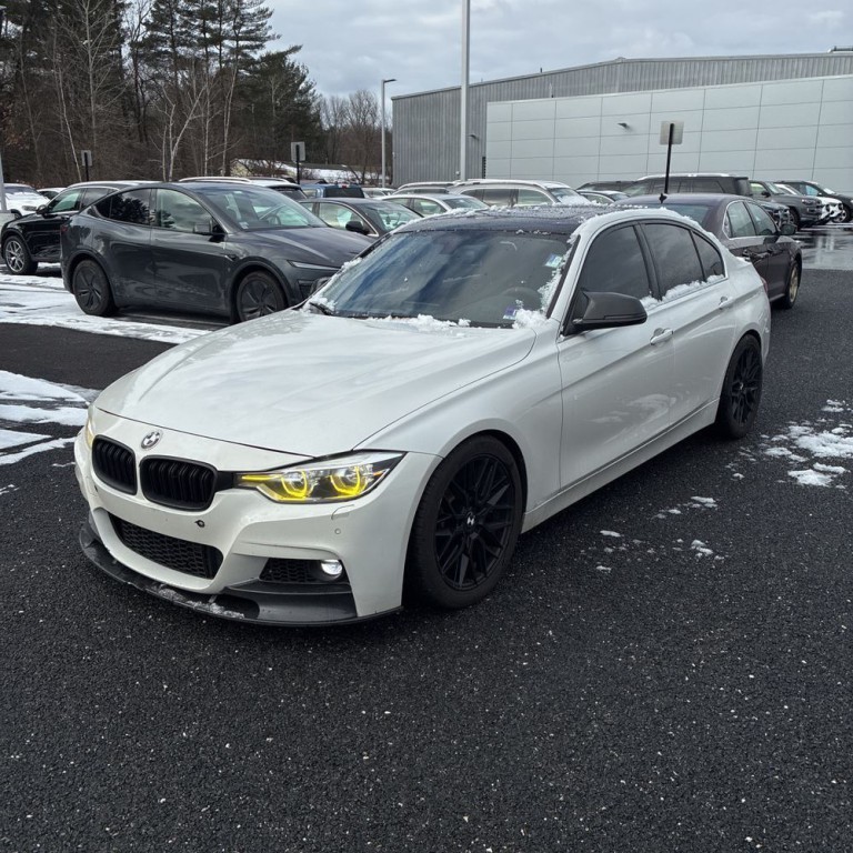 2017 BMW 3 Series Image 2