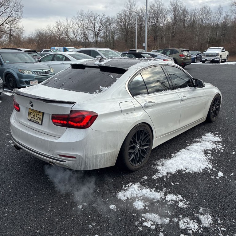 2017 BMW 3 Series Image 5
