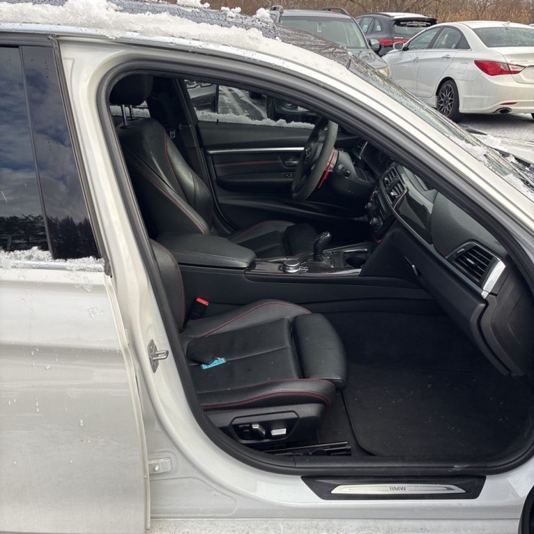 2017 BMW 3 Series Image 8