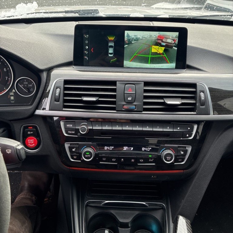 2017 BMW 3 Series Image 12