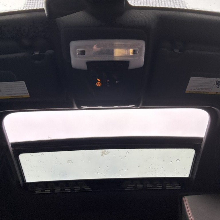 2017 BMW 3 Series Image 15