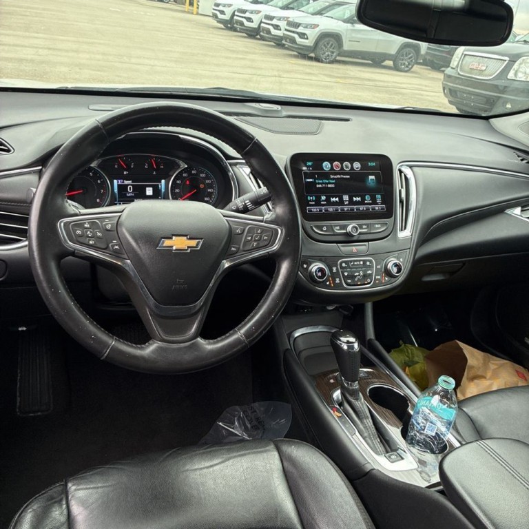 2017 Chevrolet Malibu Image 9