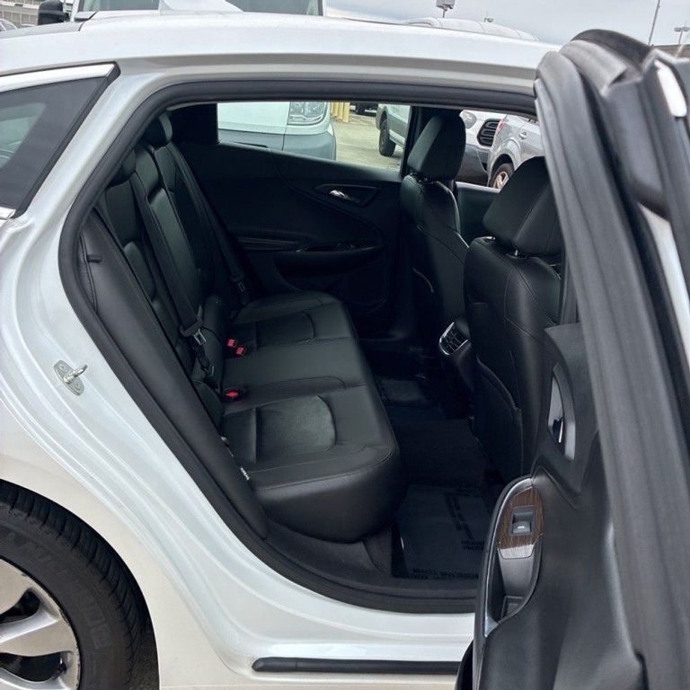 2017 Chevrolet Malibu Image 16