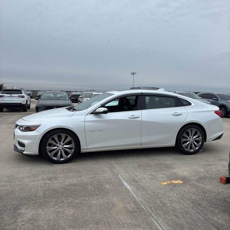 2017 Chevrolet Malibu Image 4