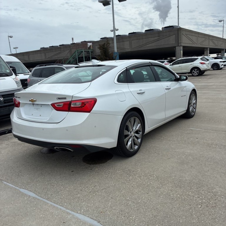 2017 Chevrolet Malibu Image 5
