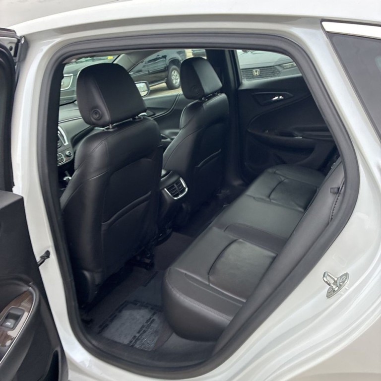 2017 Chevrolet Malibu Image 17