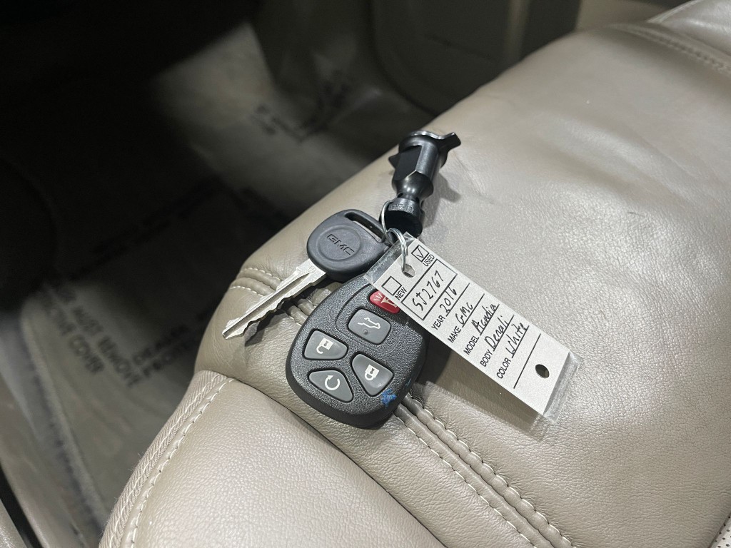 2016 GMC Acadia Image 39