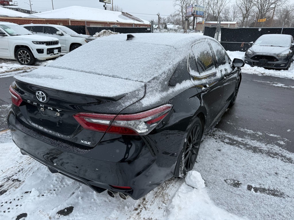 2021 Toyota Camry Image 3