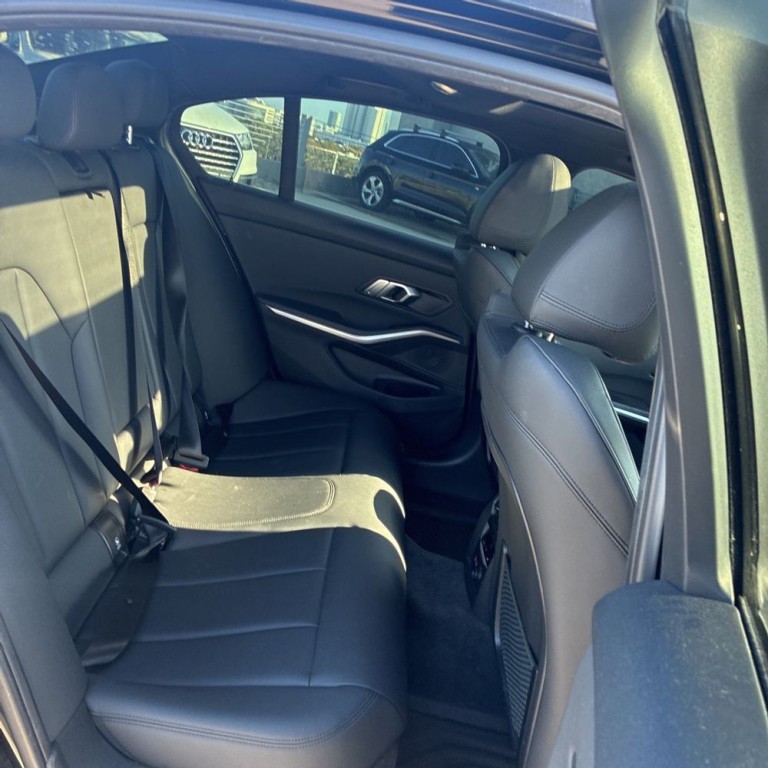 2019 BMW 3 Series Image 15