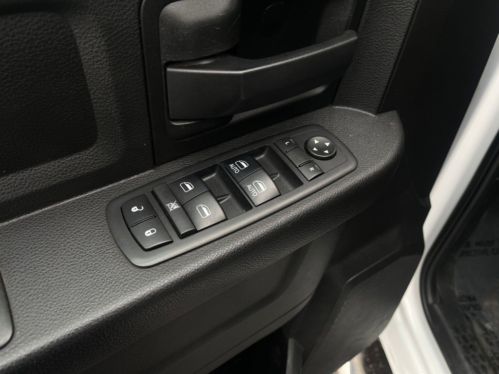 2018 RAM 2500 Image 12