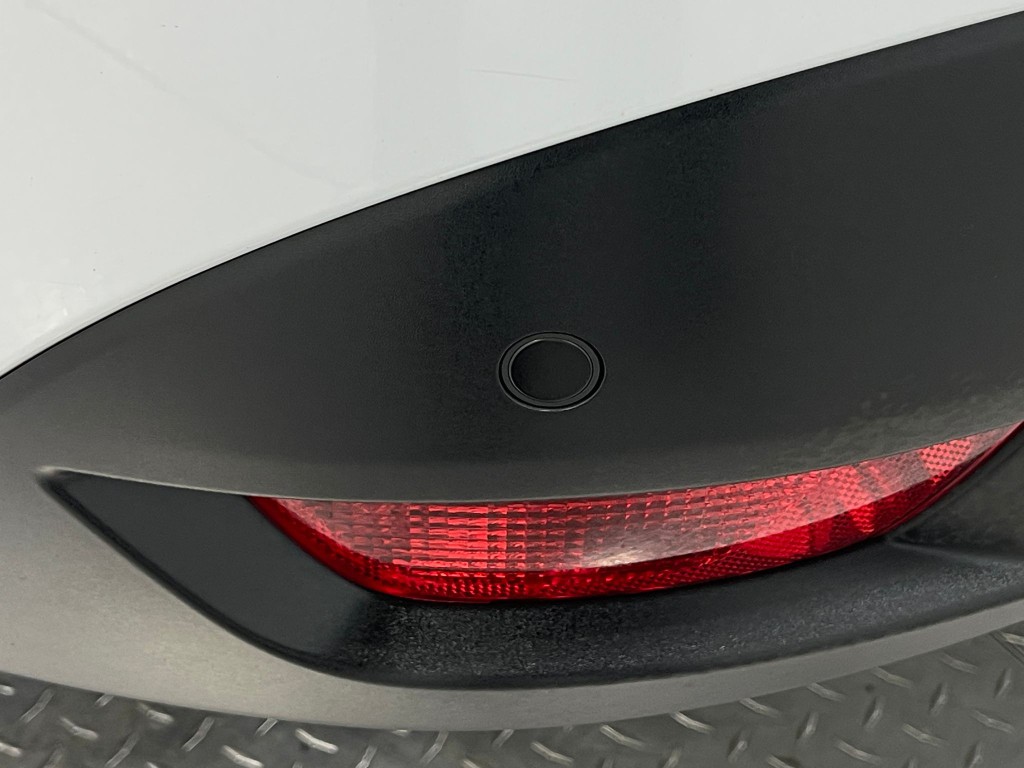 2018 Jaguar F-PACE Image 13