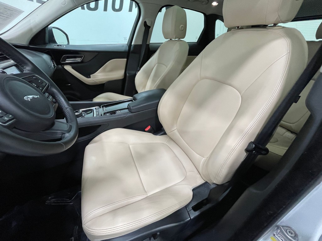 2018 Jaguar F-PACE Image 15