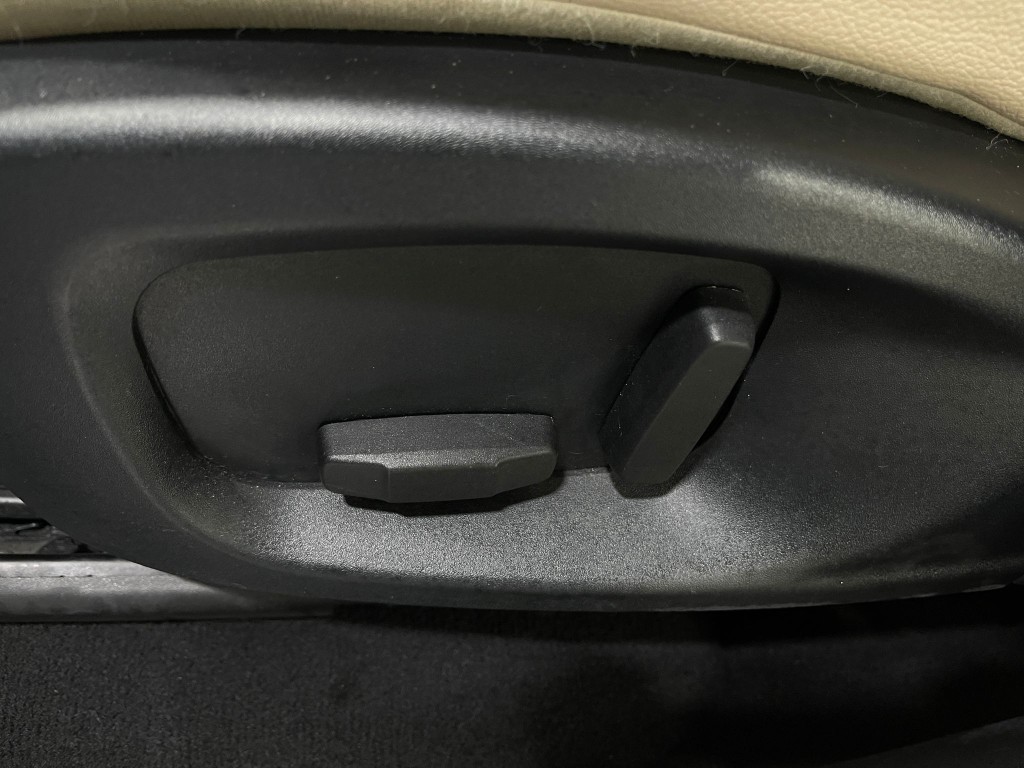 2018 Jaguar F-PACE Image 19