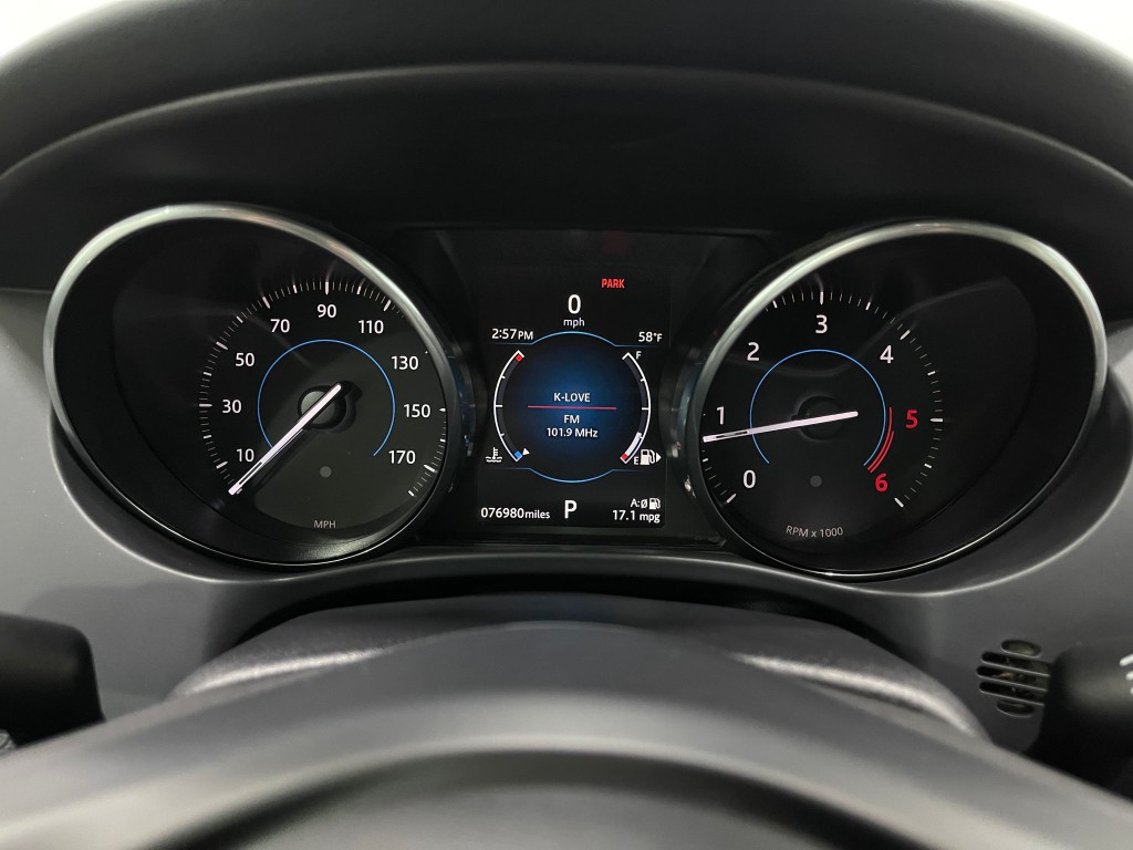 2018 Jaguar F-PACE Image 25