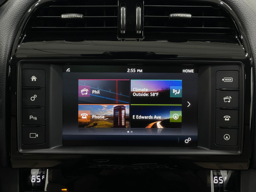 2018 Jaguar F-PACE Image 26