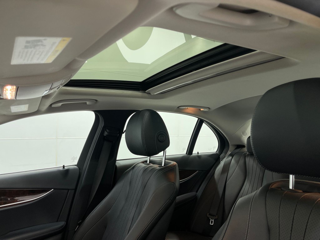 2018 Mercedes-Benz E-Class Image 12