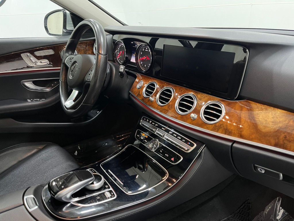 2018 Mercedes-Benz E-Class Image 21