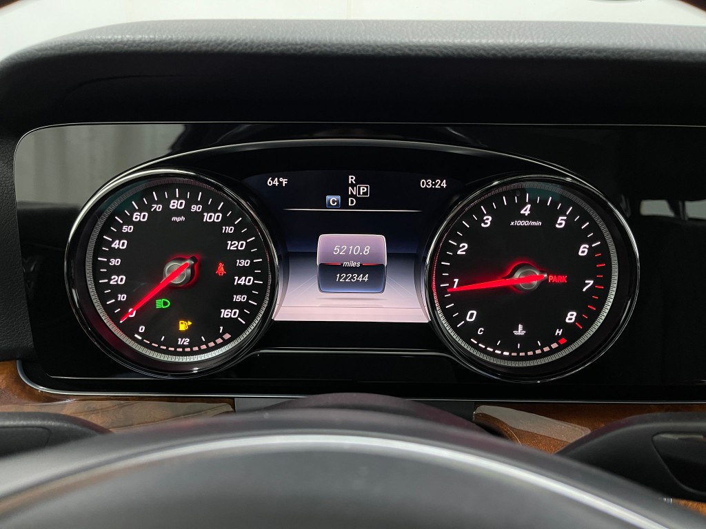 2018 Mercedes-Benz E-Class Image 24