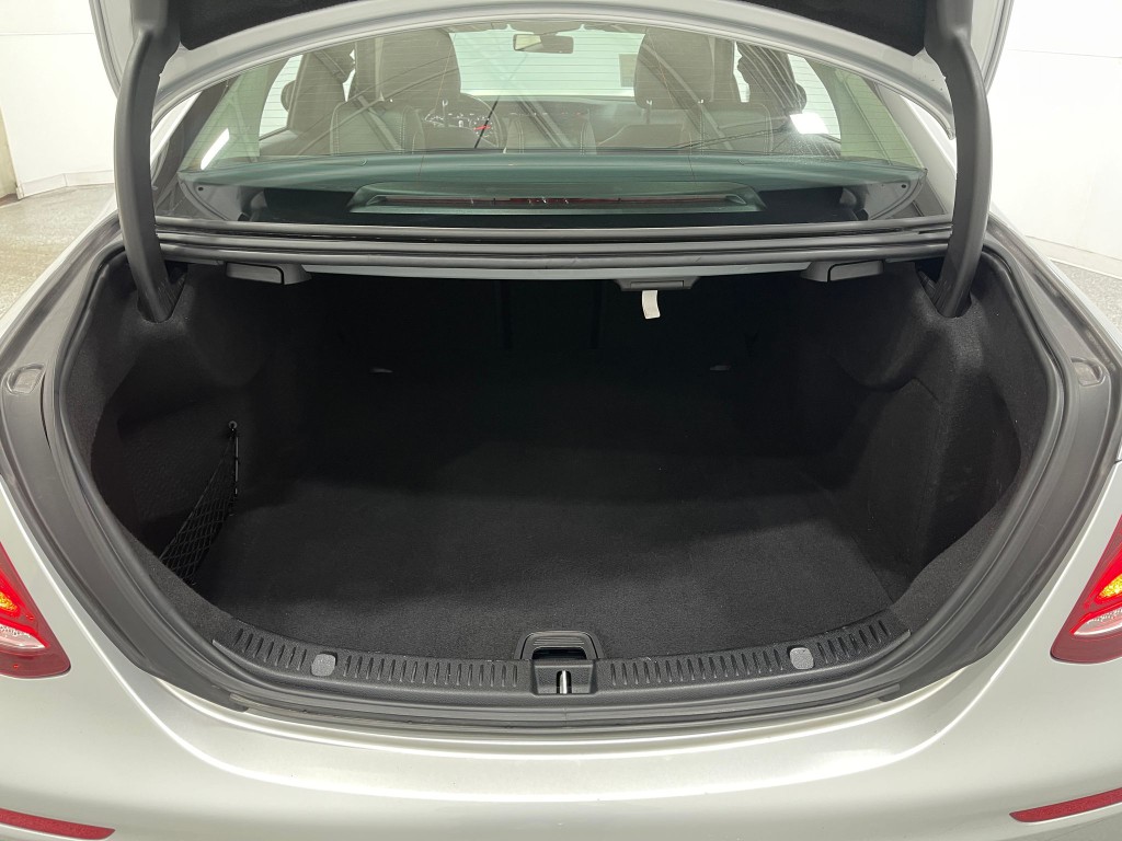 2018 Mercedes-Benz E-Class Image 28