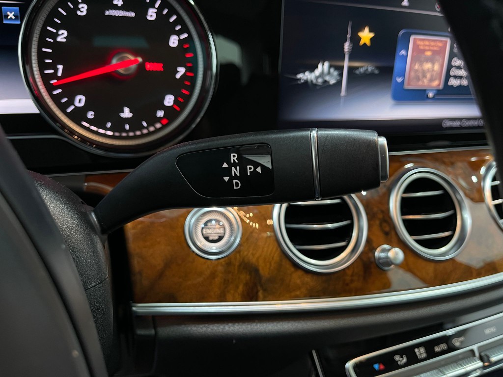 2018 Mercedes-Benz E-Class Image 31