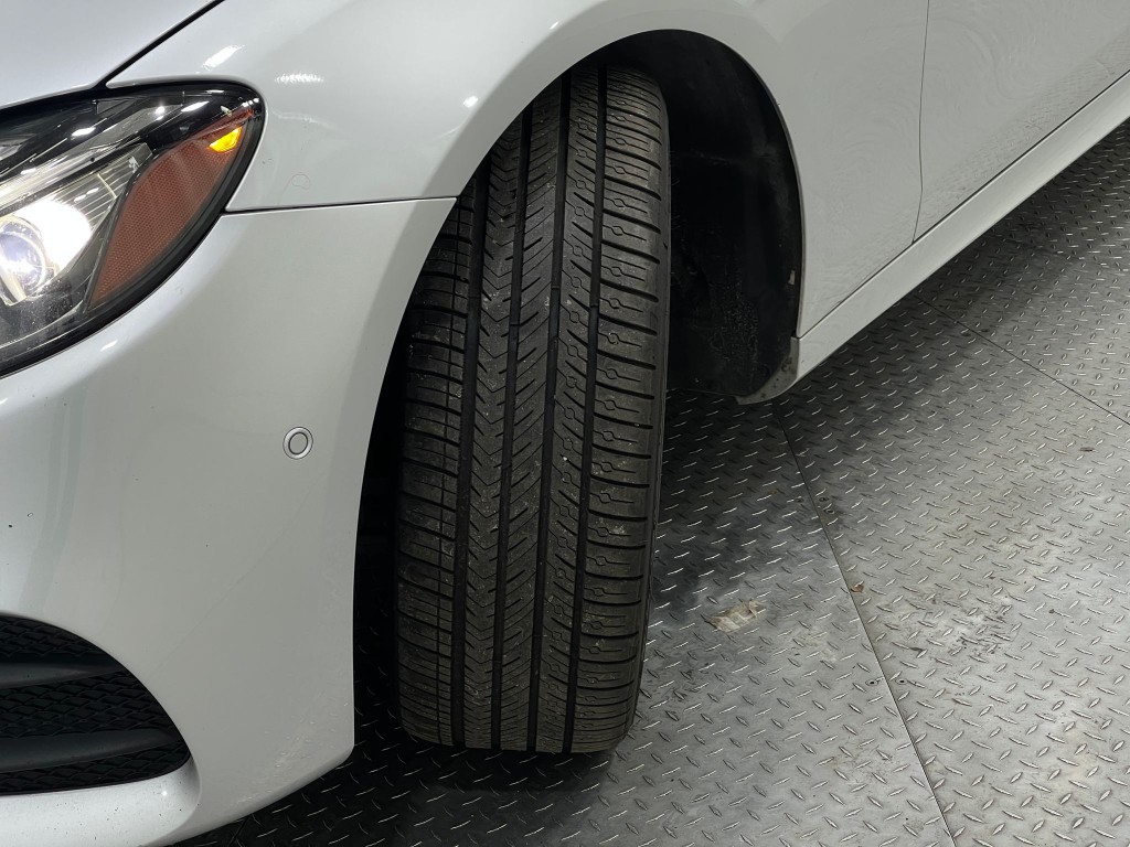 2018 Mercedes-Benz E-Class Image 38