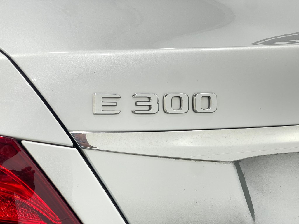 2018 Mercedes-Benz E-Class Image 41