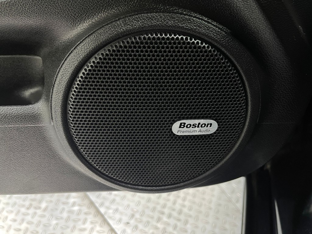 2013 Chevrolet Camaro Image 15