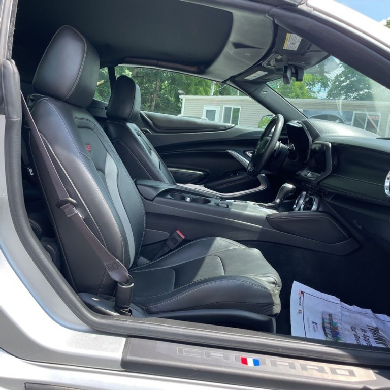 2017 Chevrolet Camaro Image 8