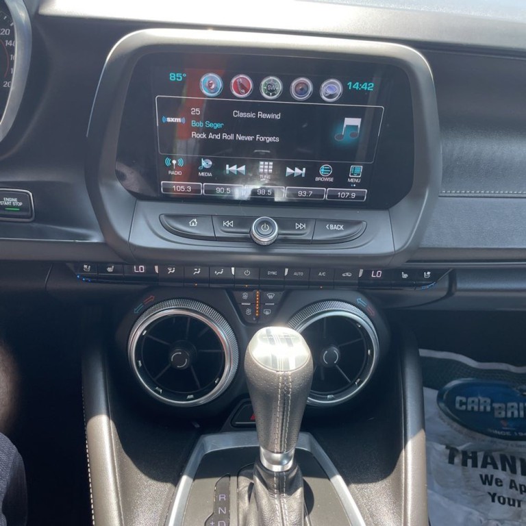 2017 Chevrolet Camaro Image 12