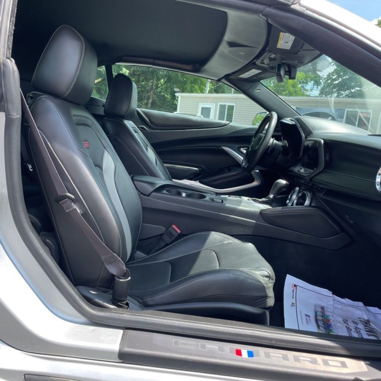 2017 Chevrolet Camaro Image 6