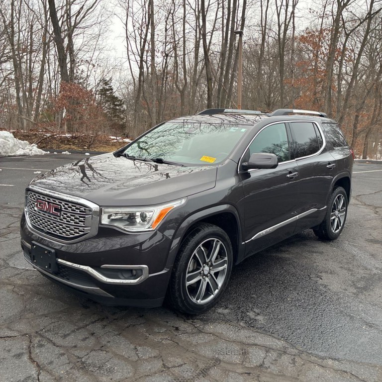 2018 GMC Acadia Image 2