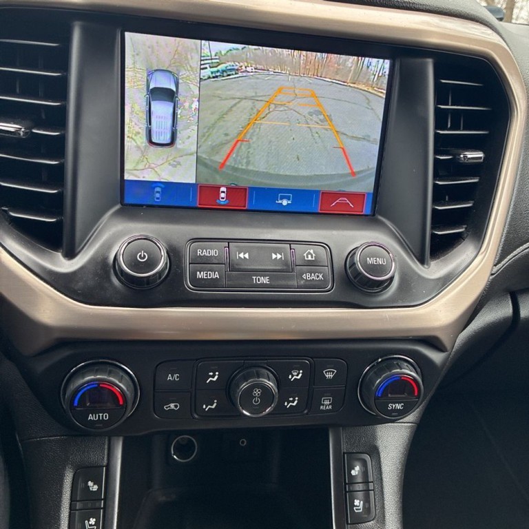 2018 GMC Acadia Image 11