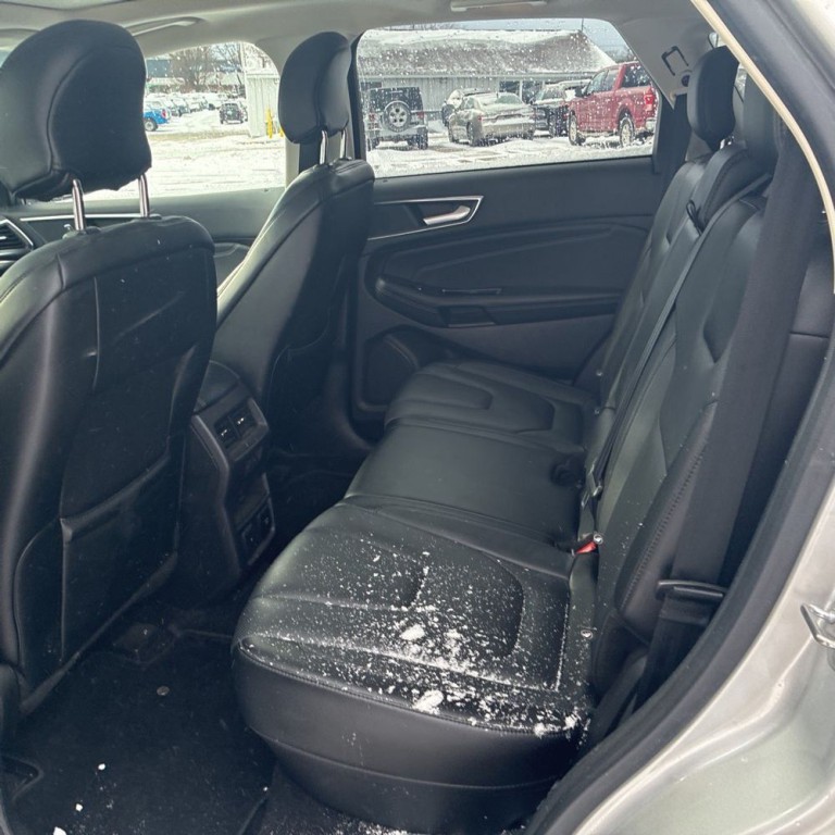 2018 Ford Edge Image 16