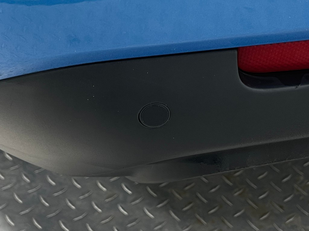 2016 Dodge Challenger Image 12