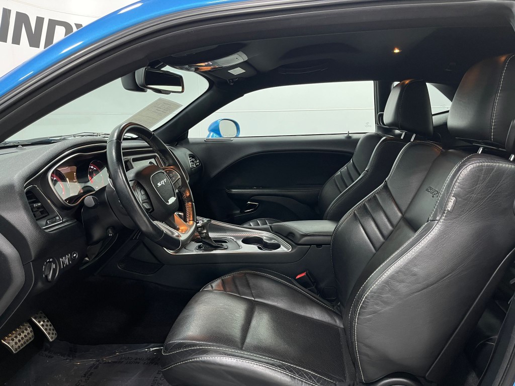 2016 Dodge Challenger Image 13